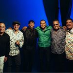Víctor Manuelle honra la salsa romántica de los años noventa con el álbum “Retromántico”